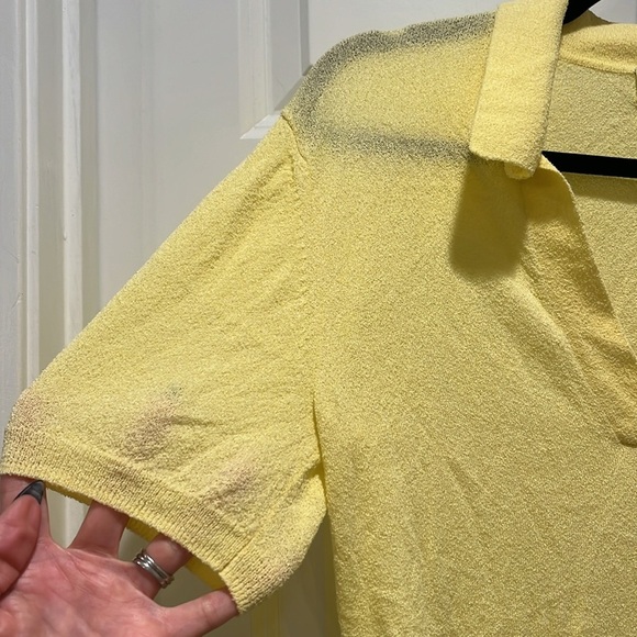 Aritzia Wilfred free lightweight butter yellow crop sweater top S v-neck collar - Picture 5 of 8